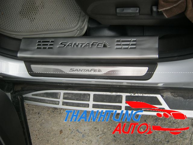 Nẹp bước chân miếng trong cho xe santafe 2007-2011 (phần nhựa) 