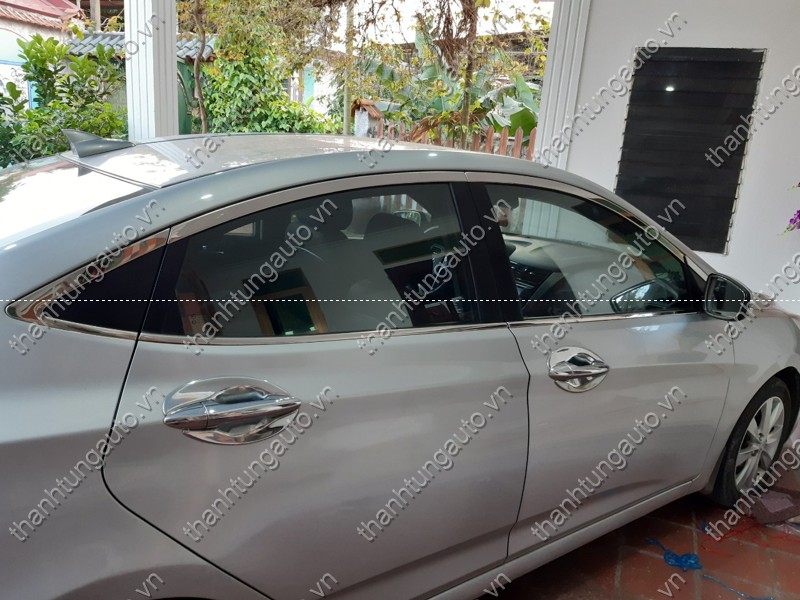 Nẹp chân kính, nẹp viền khung kính cho Accent sedan 