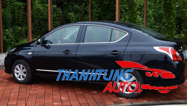 Nẹp viền khung kính cho Nissan Sunny