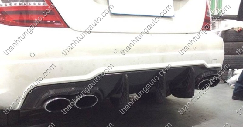 Lip chia pô cho Mercedes C300 W204 C63 AMG 2011-2014