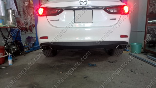 Độ pô mẫu BMW serie 7 cho xe Mazda6 2015