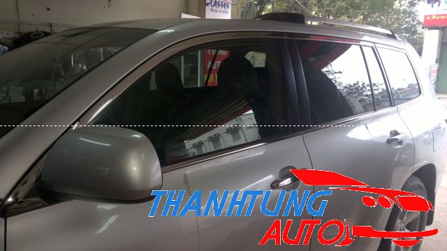 Nẹp chân kính, nẹp inox viền cong kính cho Highlander 2007 - 2010