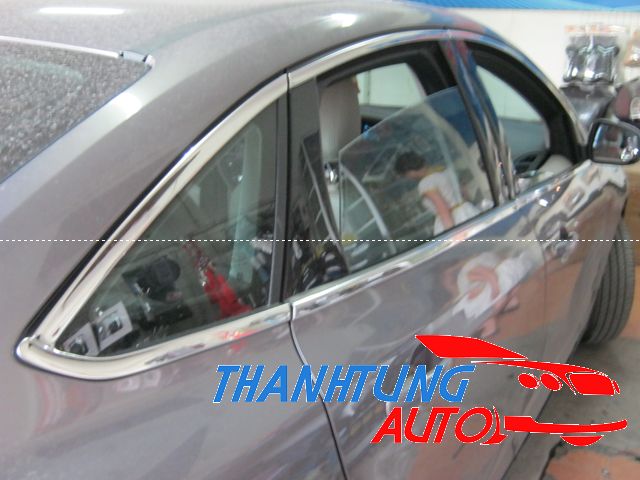 Nẹp inox viền khung kính cho Focus sedan 2012 - 2018