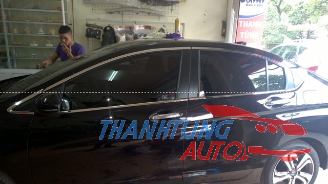 Nẹp chân kinh, viền cong kính cho xe Honda City 2014 - 2019